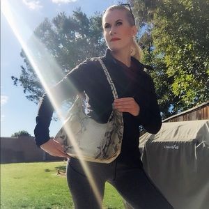 A Beautiful like new Elliott Lucca Handbag